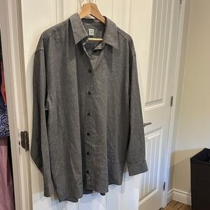 Men's Gray Button-Up Dress Shirt